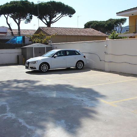 Apartamentos Caru Castelldefels Exterior foto