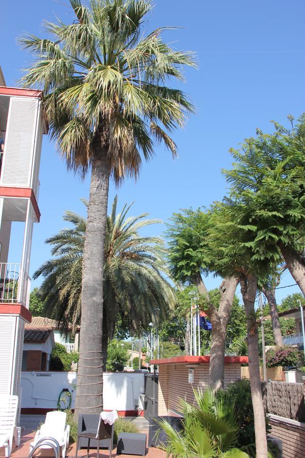 Apartamentos Caru Castelldefels Exterior foto